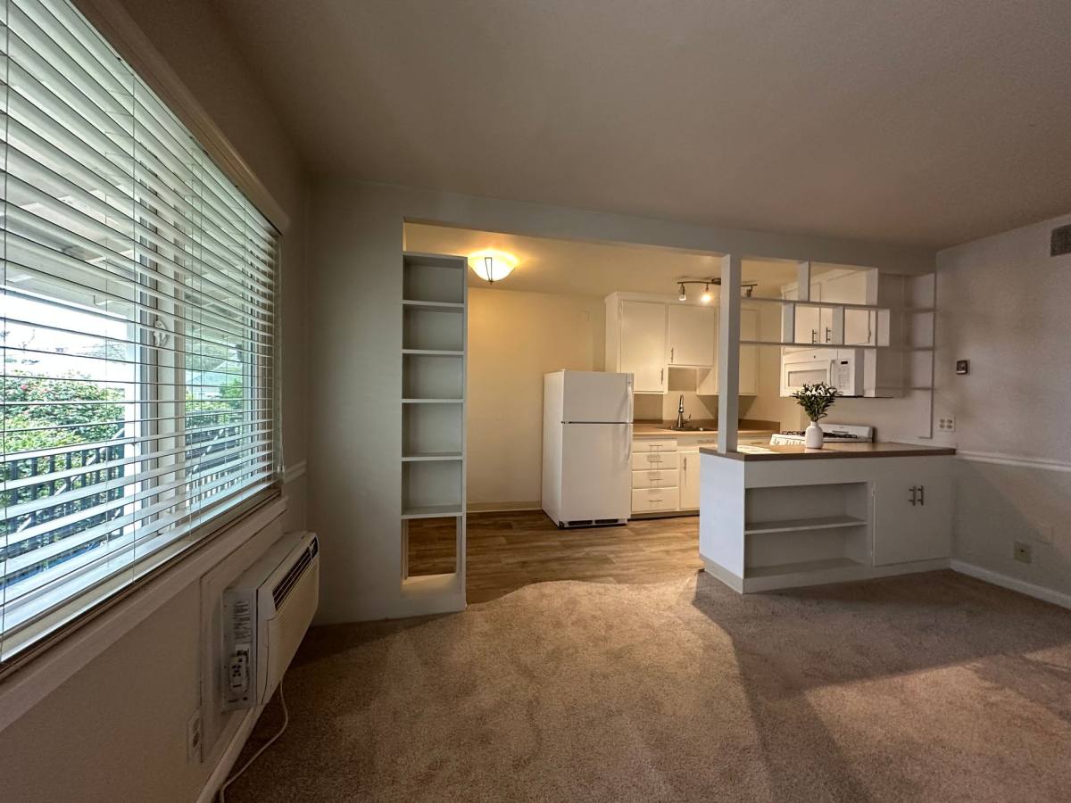 Apartment for rent at 1808 N St, Sacramento, CA 95811