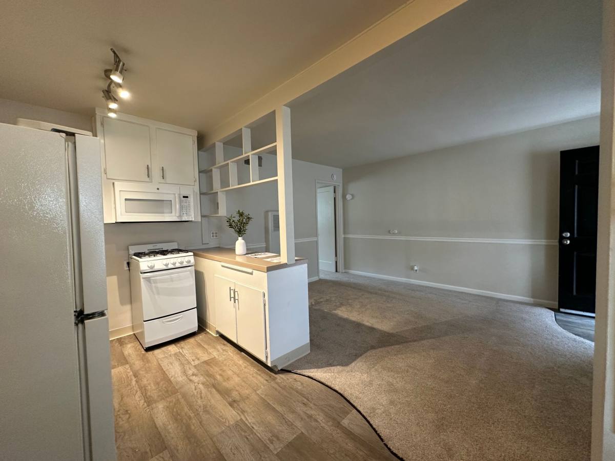 Apartment for rent at 1808 N St, Sacramento, CA 95811