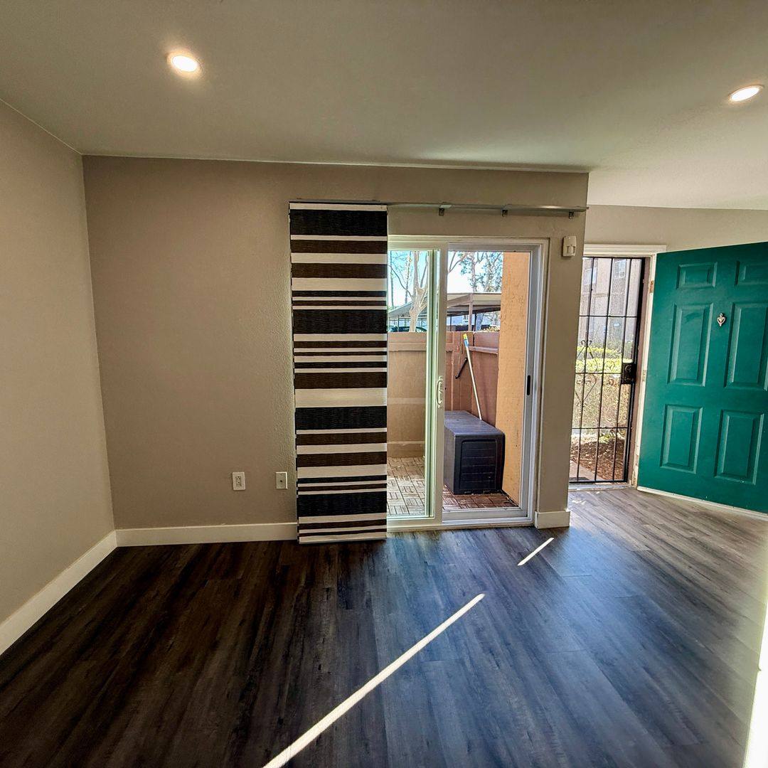 Townhouse for rent at 3454 Castle Glen Dr, San Diego, CA 92123