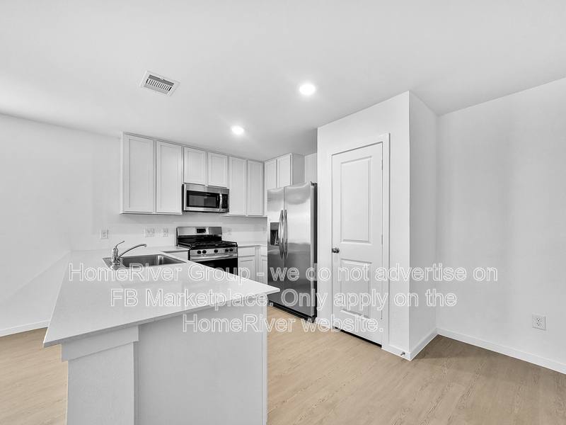 House for rent at 452 Texas Pecan Dr, Katy, TX 77493