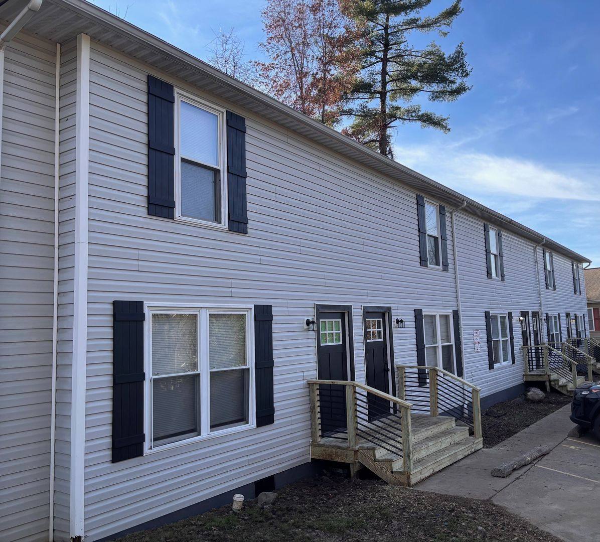 Townhouse for rent at 540 Lewis St, Morgantown, WV 26505