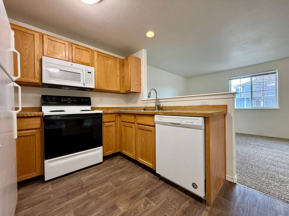 Townhouse for rent at 2561 NW Cedar Ave, Redmond, OR 97756