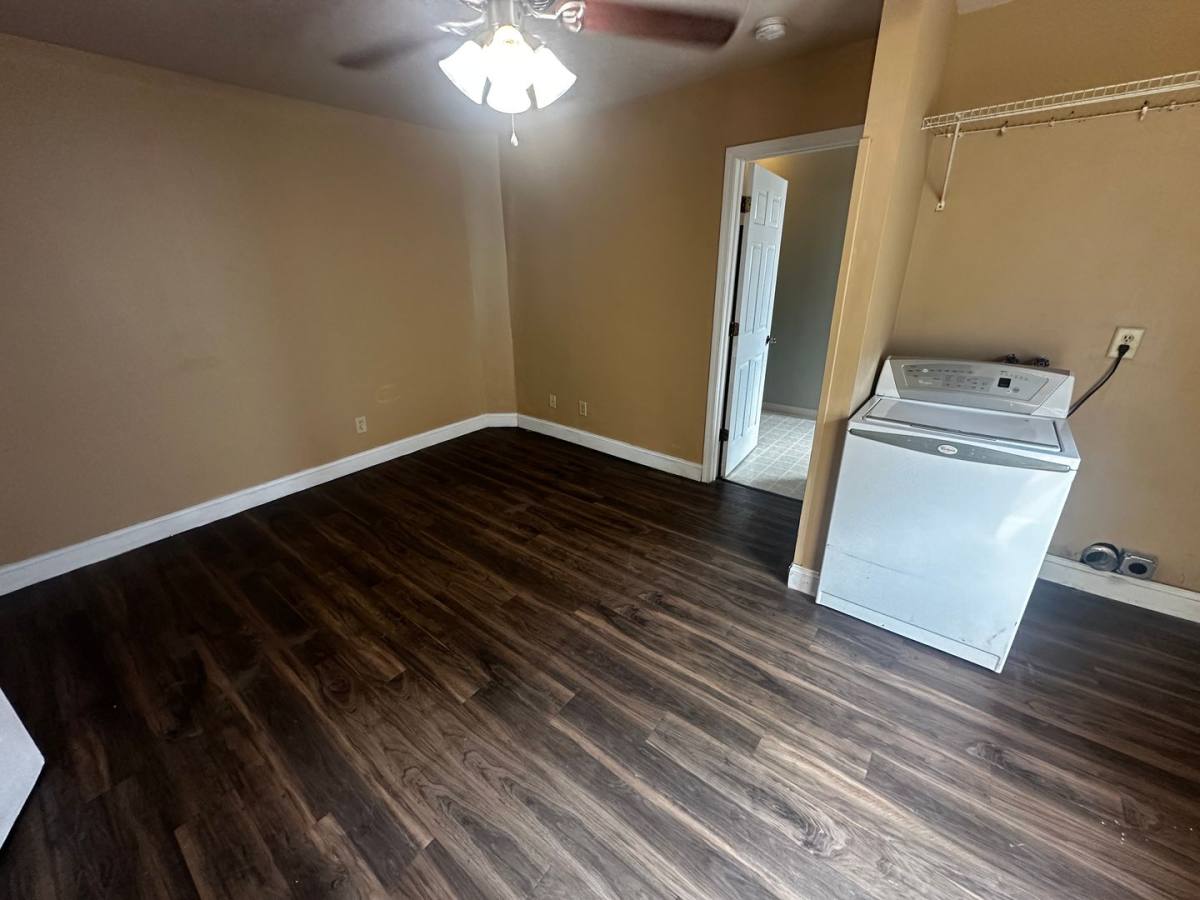 1106 Olive St, Saint Joseph, MO 64503 - Apartment for Rent - Image 3