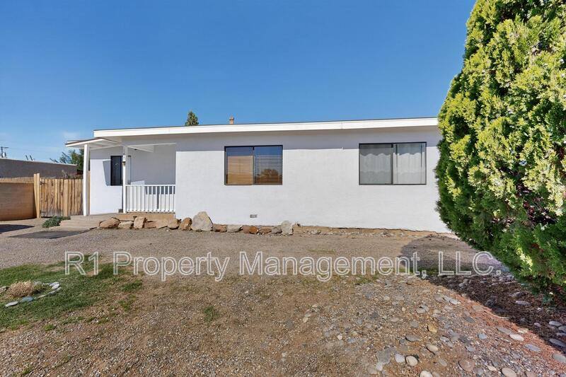 House for rent at 165 Hilton Ave NW, Albuquerque, NM 87107