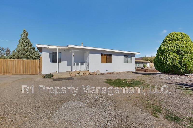 House for rent at 165 Hilton Ave NW, Albuquerque, NM 87107