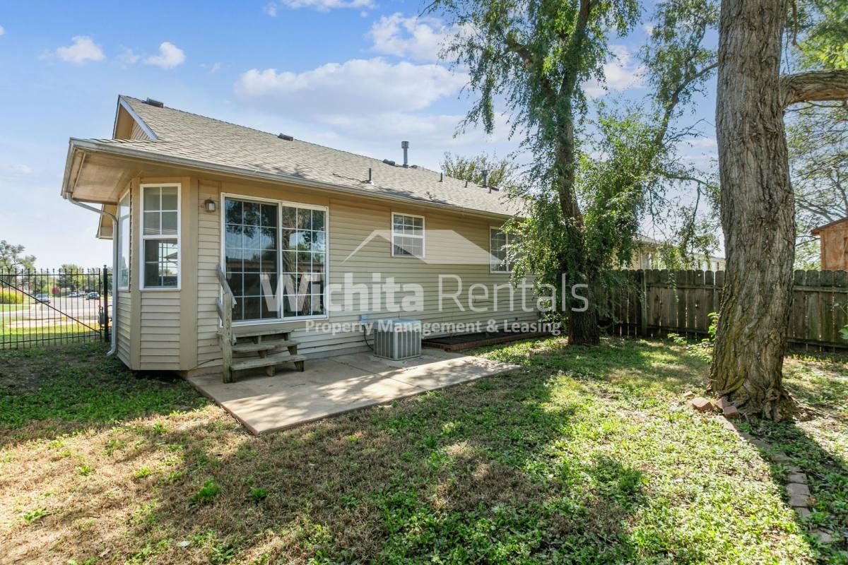 House for rent at 5 N Hopper Dr, Goddard, KS 67052