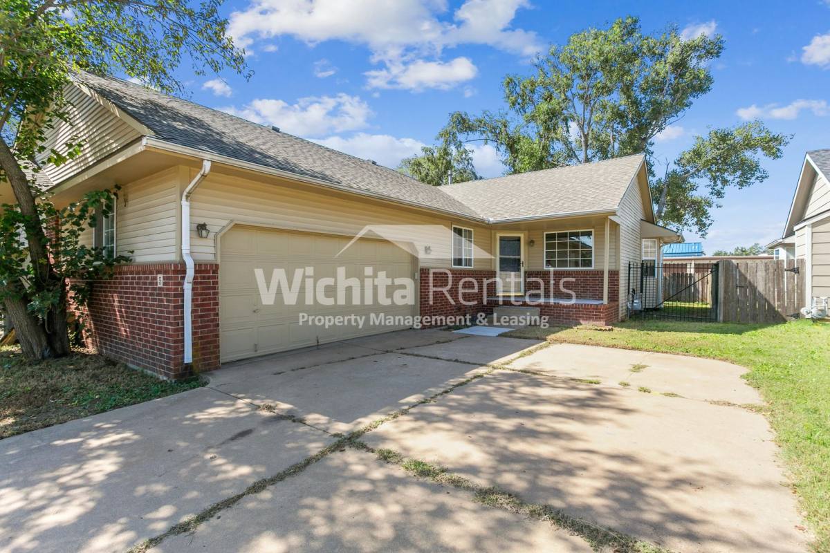 House for rent at 5 N Hopper Dr, Goddard, KS 67052