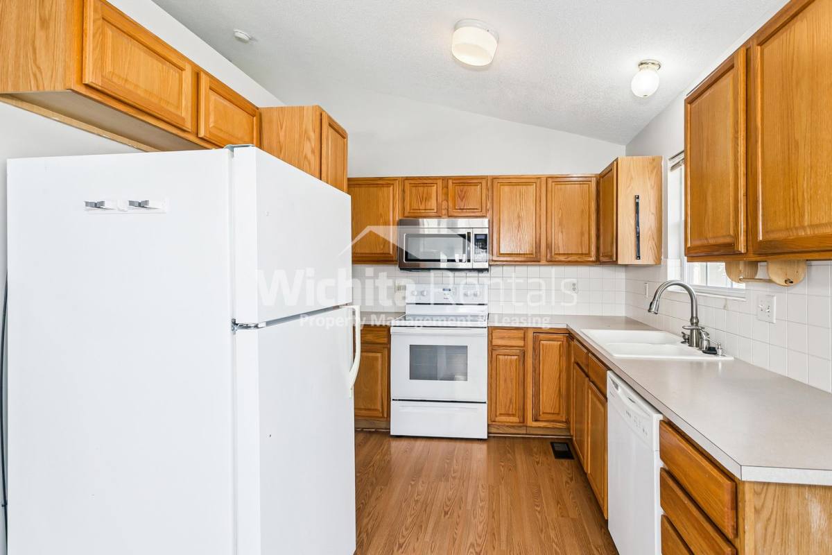 House for rent at 5 N Hopper Dr, Goddard, KS 67052