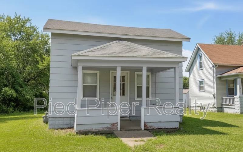 House for rent at 601 N Winnebago Ave, Freeport, IL 61032