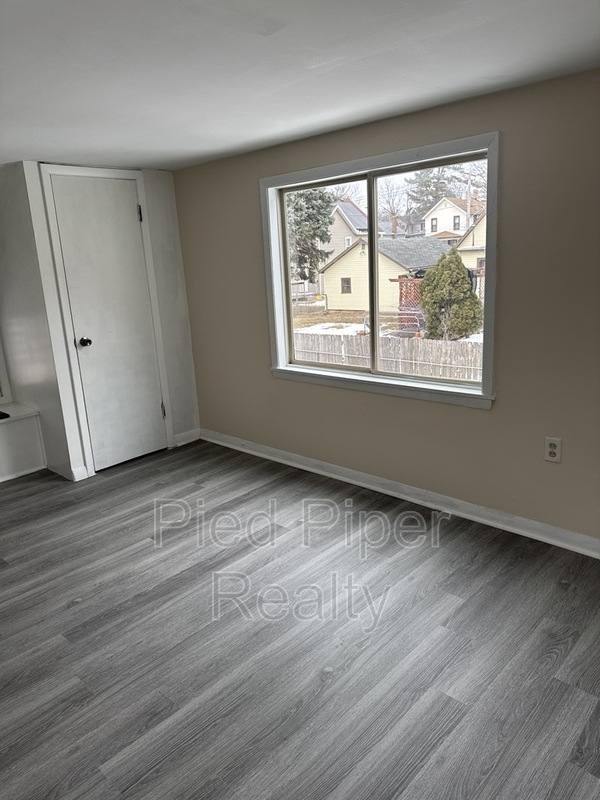 House for rent at 742 W Homer St, Freeport, IL 61032