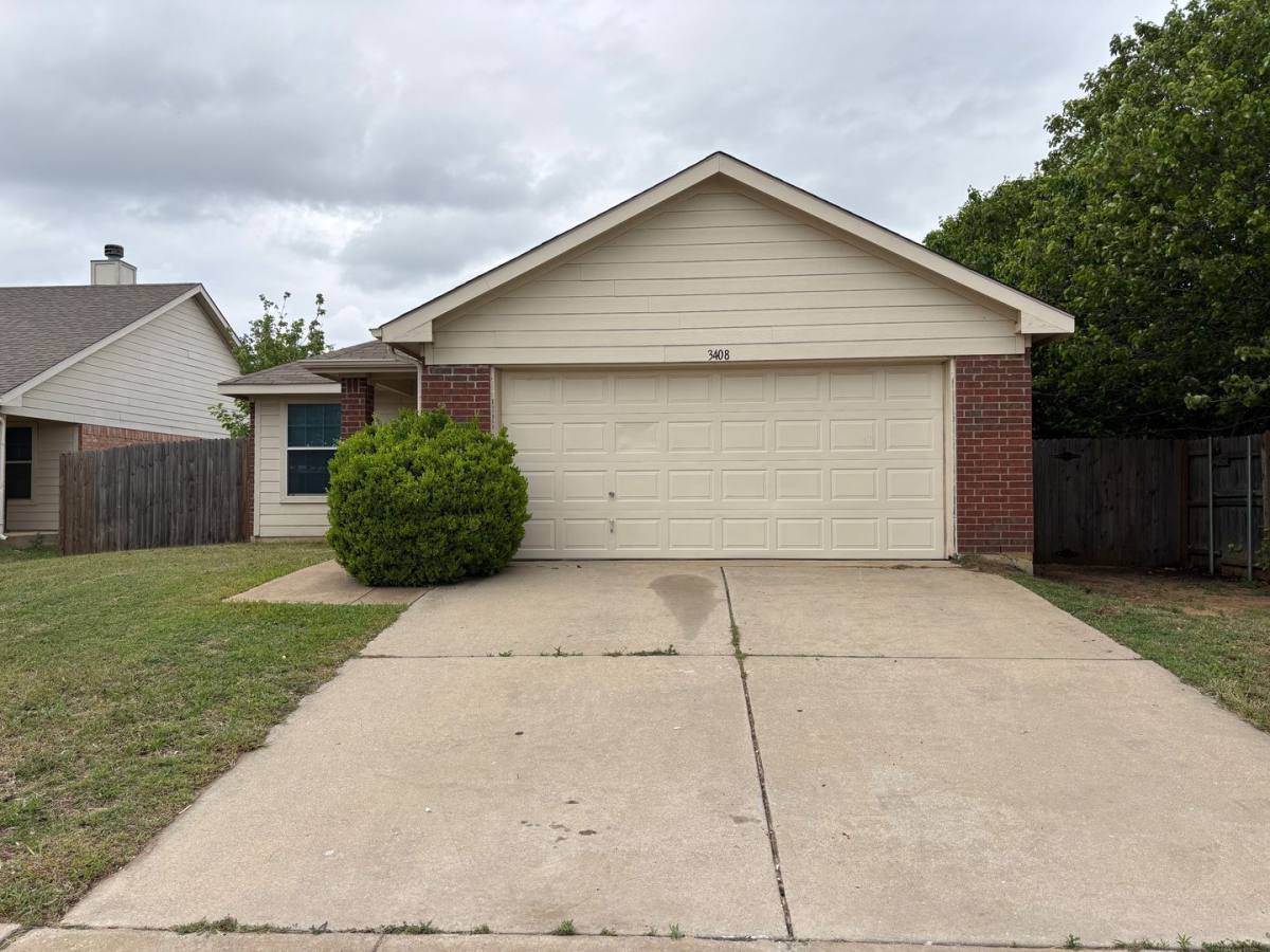 House for rent at 3408 Saint Vincent Rd, Fort Worth, TX 76123