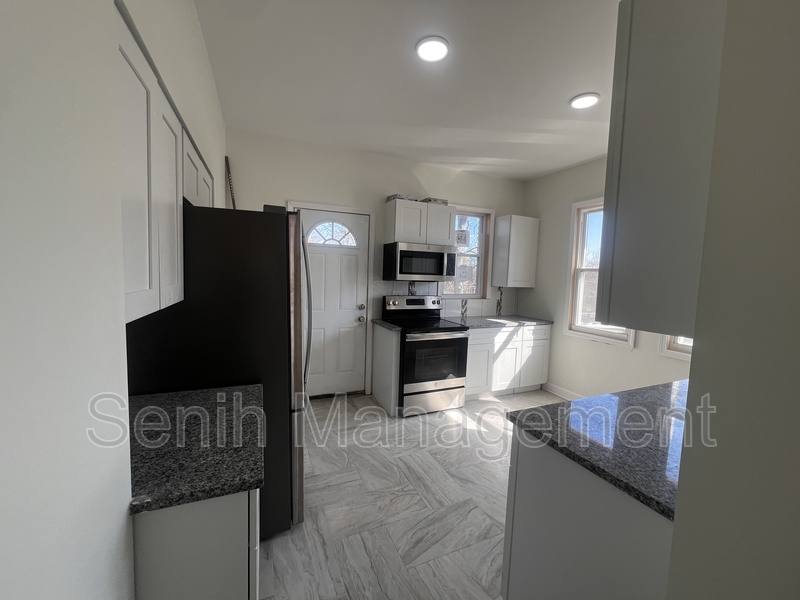 House for rent at 2972 Field St, Detroit, MI 48214