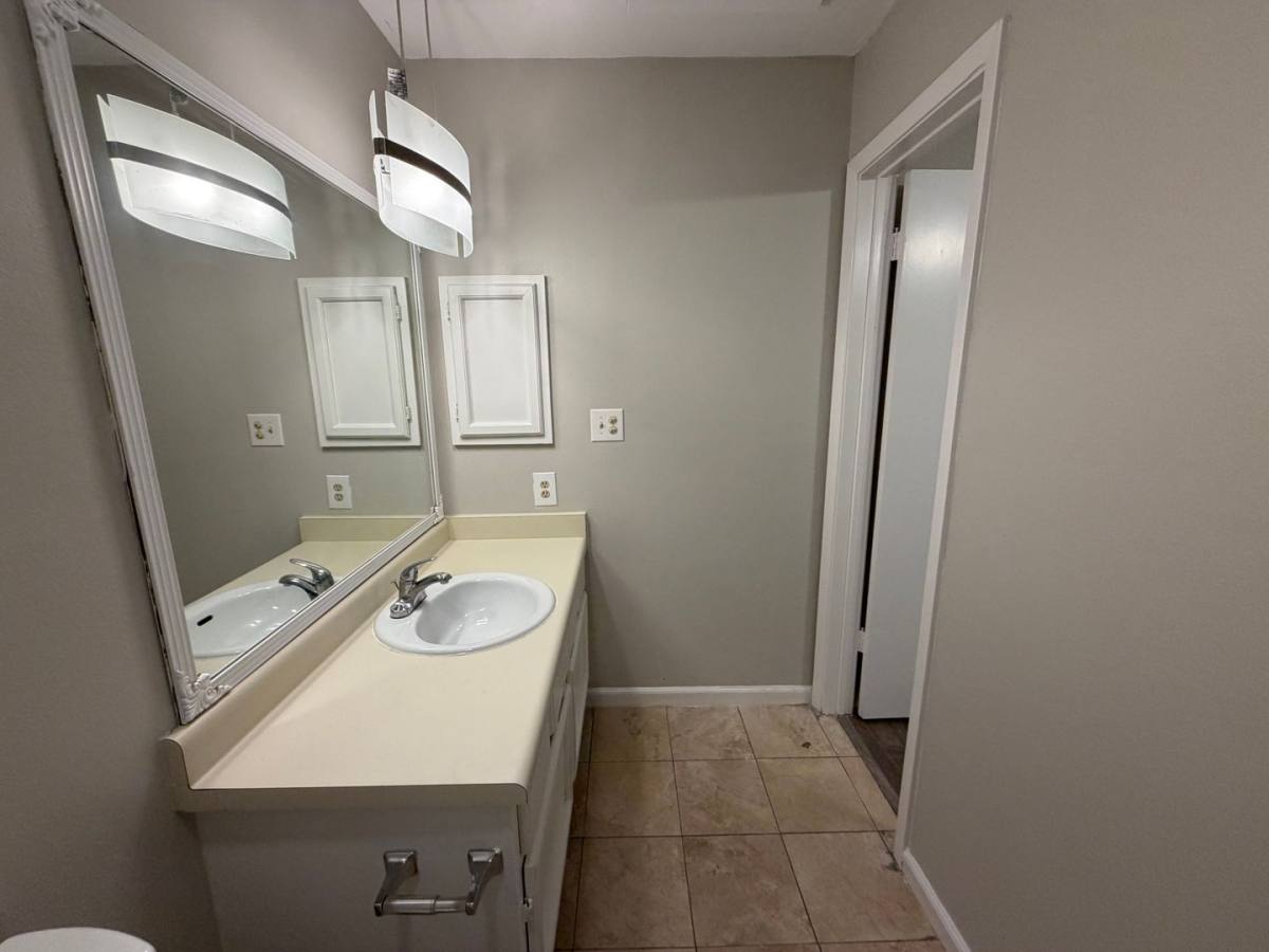 Condo for rent at 10527 Perrin Beitel, San Antonio, TX 78217