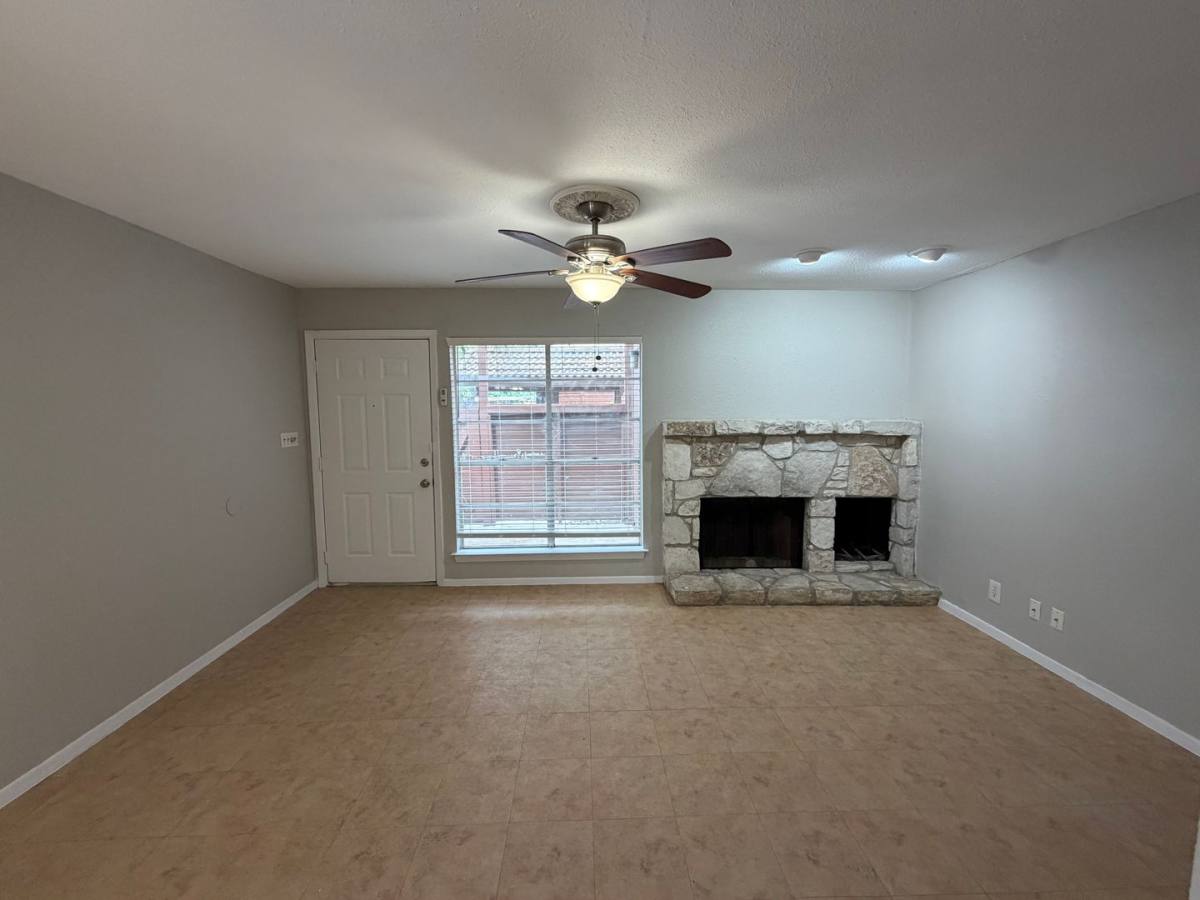 Condo for rent at 10527 Perrin Beitel, San Antonio, TX 78217