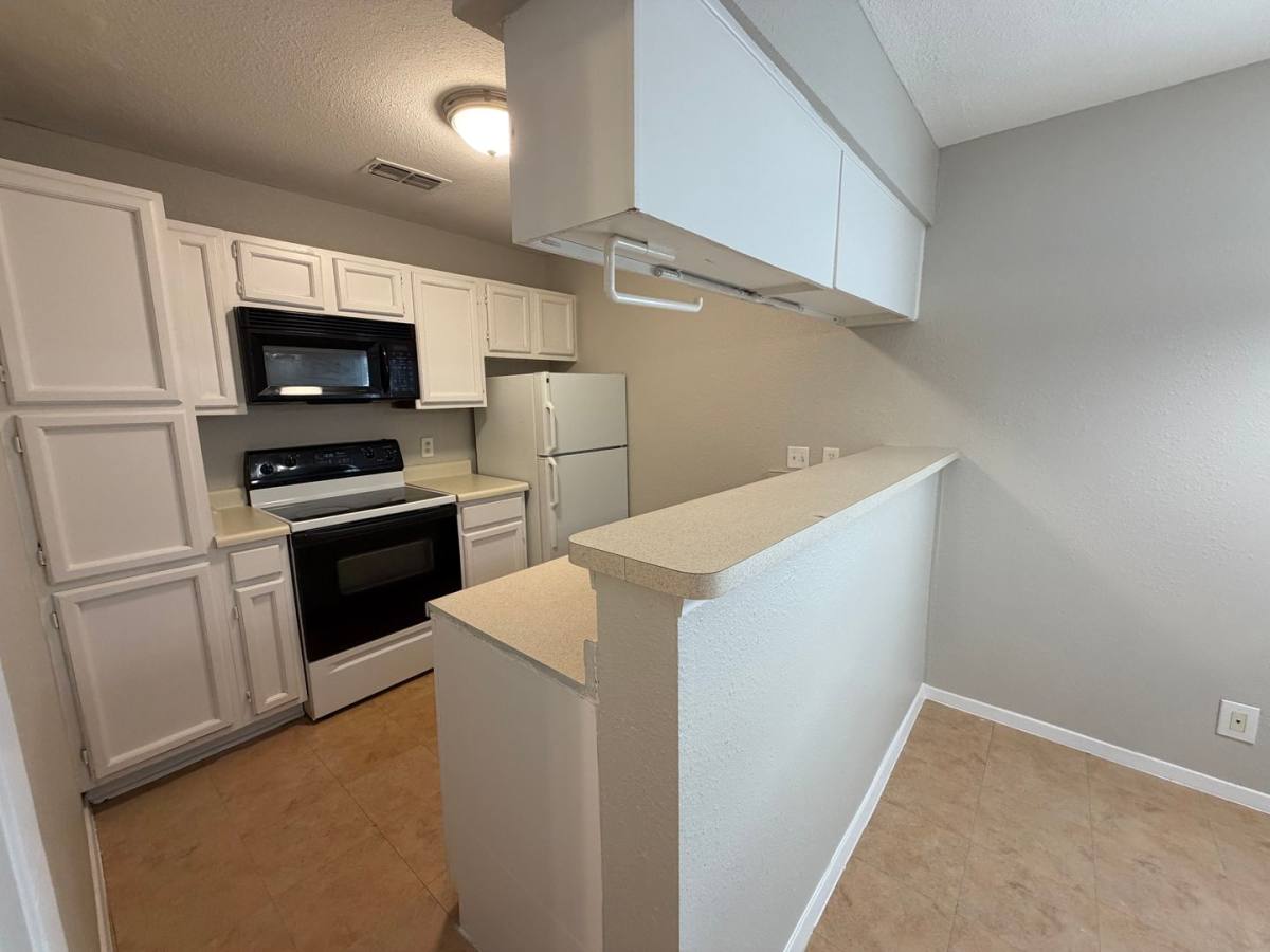 Condo for rent at 10527 Perrin Beitel, San Antonio, TX 78217