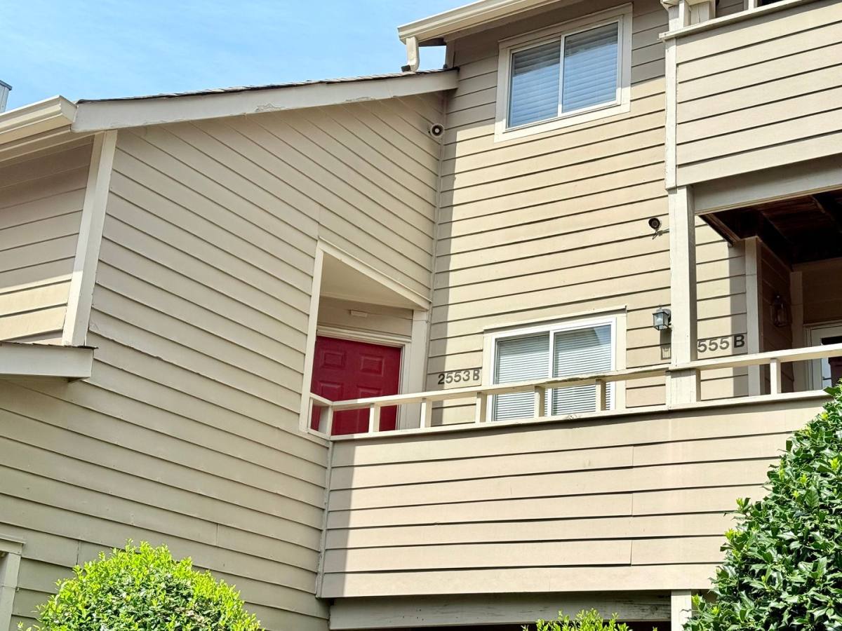 Apartment for rent at 2553 Stockbridge Dr #B, Charlotte, NC 28210