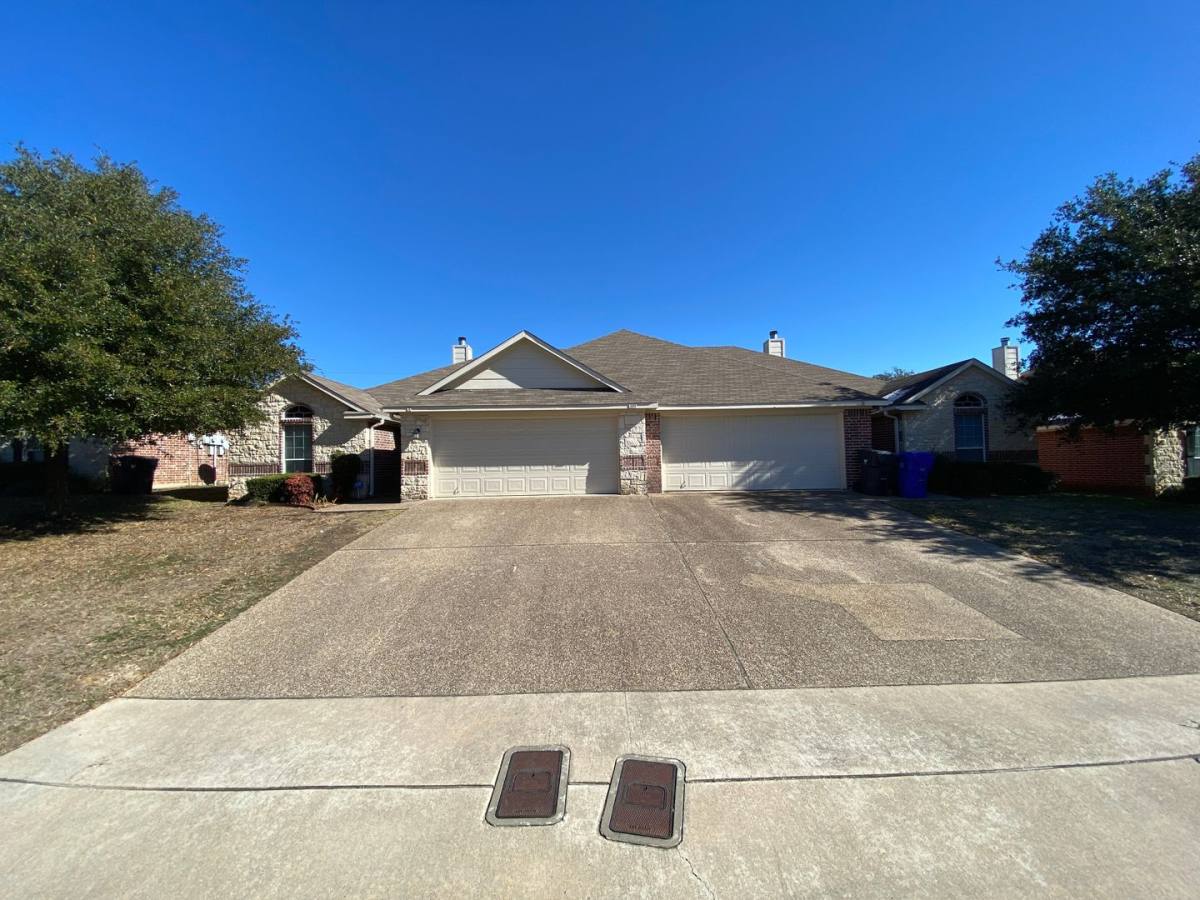 House for rent at 309 A Chapel Trail Circle, Woodway, TX 76712