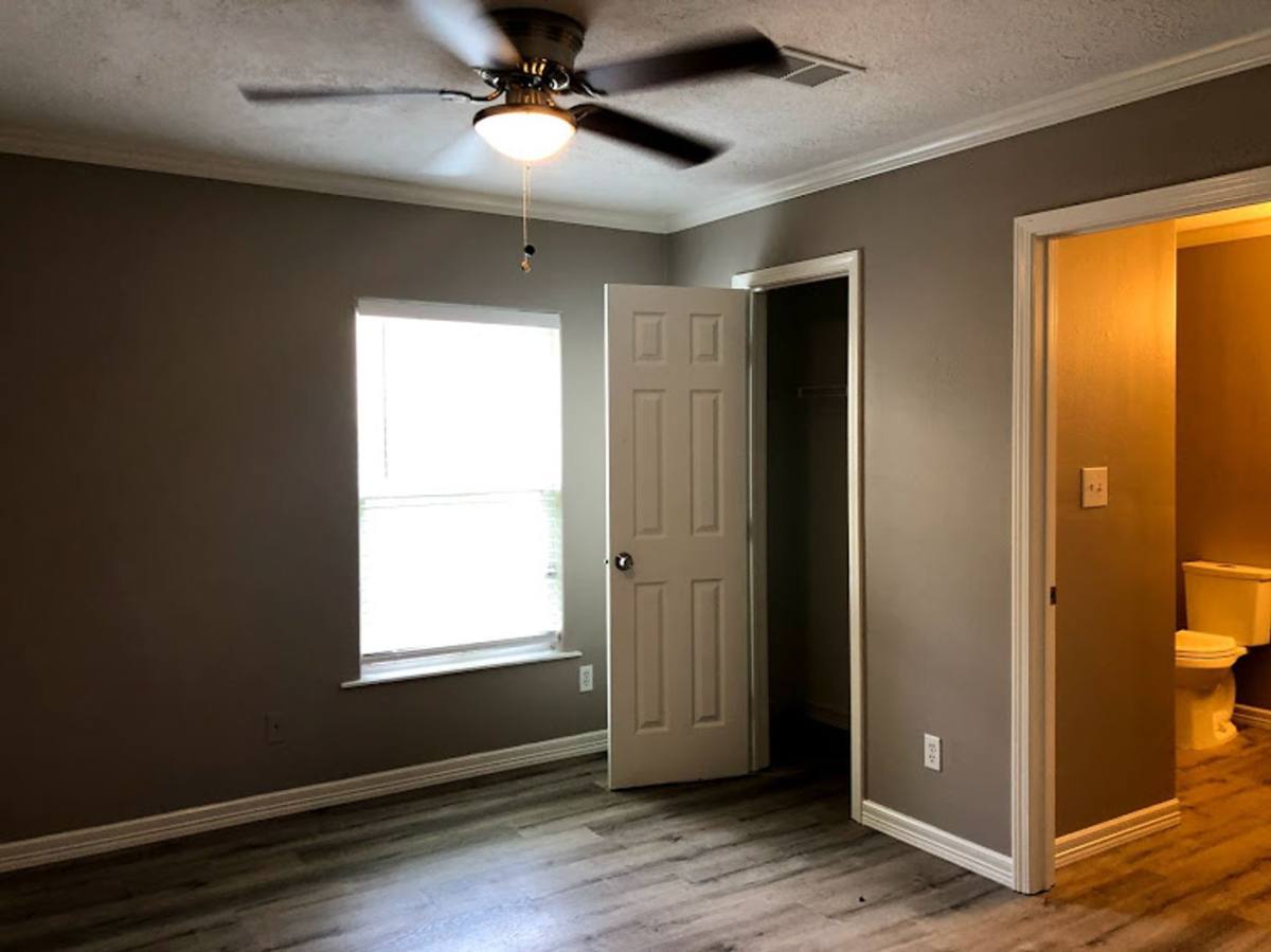 Apartment for rent at 166 Varsity Dr, Huntsville, TX 77340