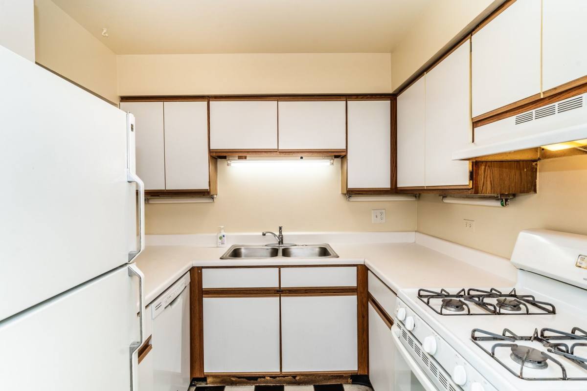 Apartment for rent at 1440 W Taylor, Chicago, IL 60607