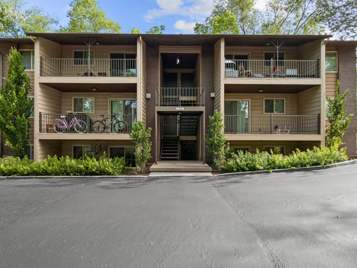Apartment for rent at 4478 S Highland Dr, Salt Lake City, UT 84124