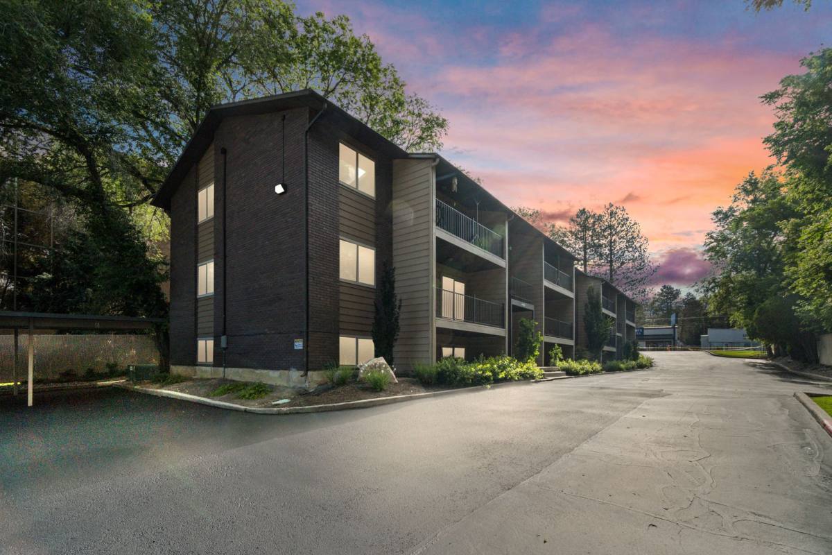 Apartment for rent at 4478 S Highland Dr, Salt Lake City, UT 84124