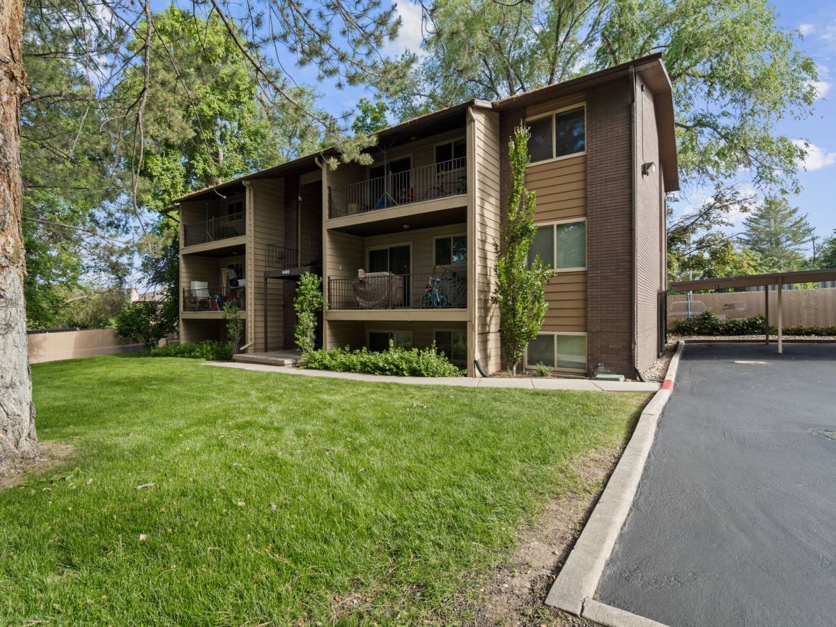 Apartment for rent at 4478 S Highland Dr, Salt Lake City, UT 84124