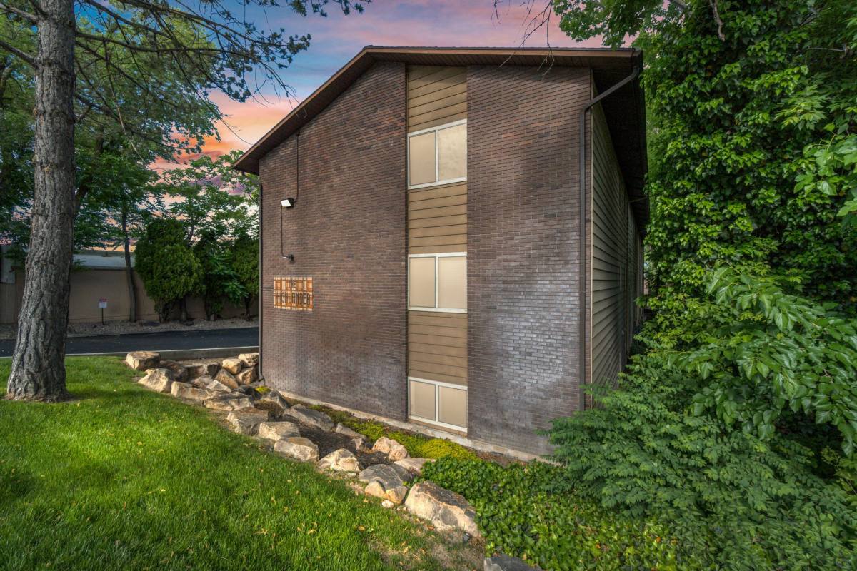 Apartment for rent at 4478 S Highland Dr, Salt Lake City, UT 84124