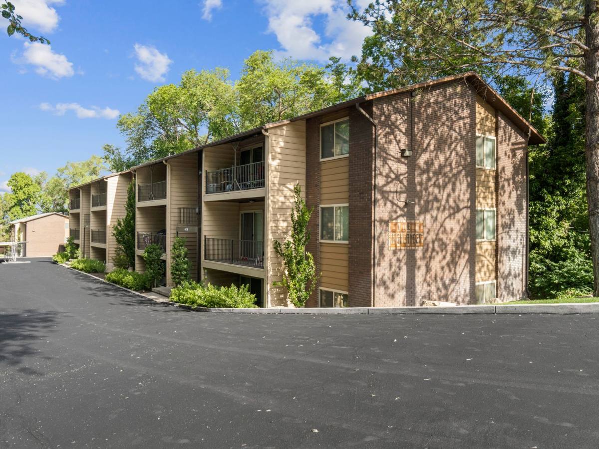Apartment for rent at 4478 S Highland Dr, Salt Lake City, UT 84124