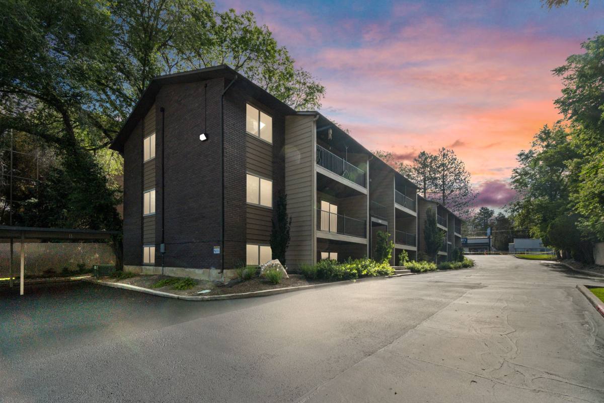 Apartment for rent at 4478 S Highland Dr, Salt Lake City, UT 84124