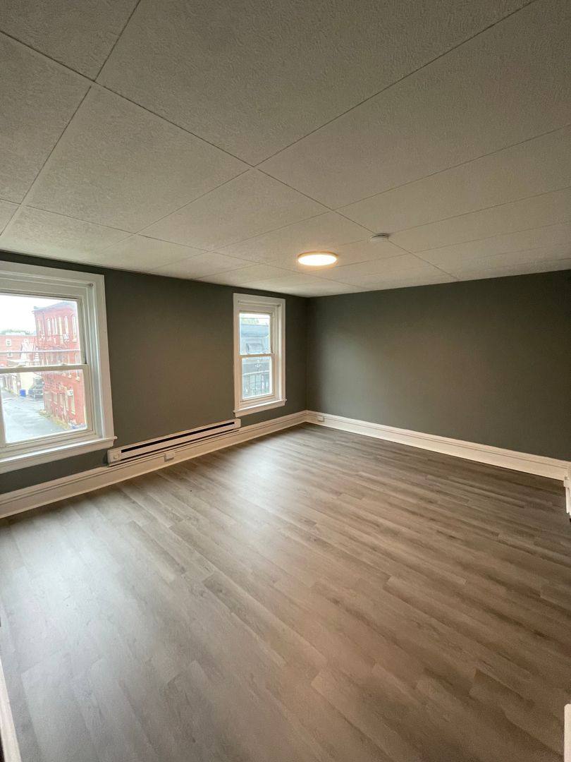 Apartment for rent at 201 E High St, Pottstown, PA 19464