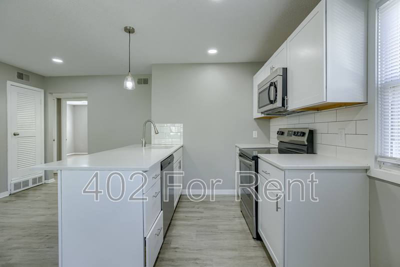 Apartment for rent at 1008 S 29th St #3, Omaha, NE 68105