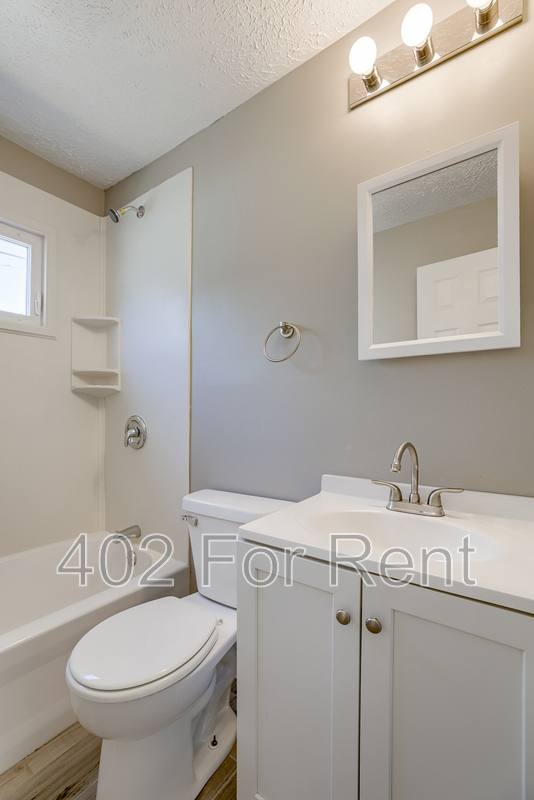 Apartment for rent at 1008 S 29th St #3, Omaha, NE 68105