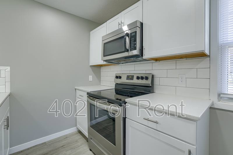 Apartment for rent at 1008 S 29th St #3, Omaha, NE 68105