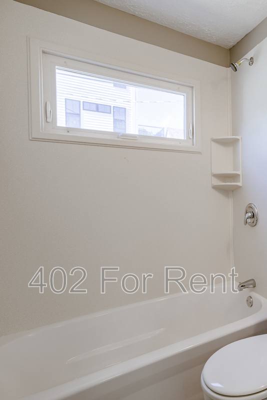Apartment for rent at 1008 S 29th St #3, Omaha, NE 68105