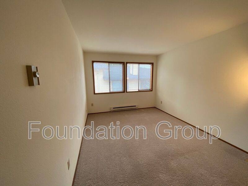 Apartment for rent at 12542 35th Ave NE #104, Seattle, WA 98125