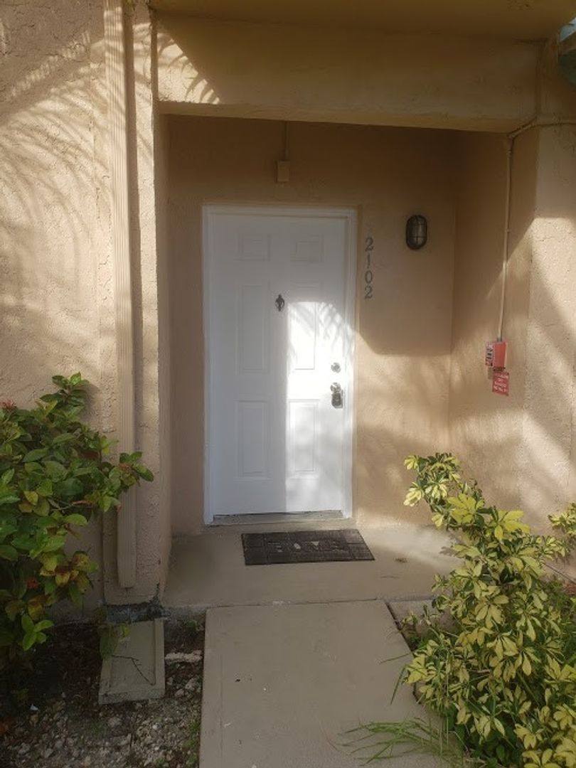 Apartment for rent at 4096 N Pine Island Rd, Fort Lauderdale, FL 33351