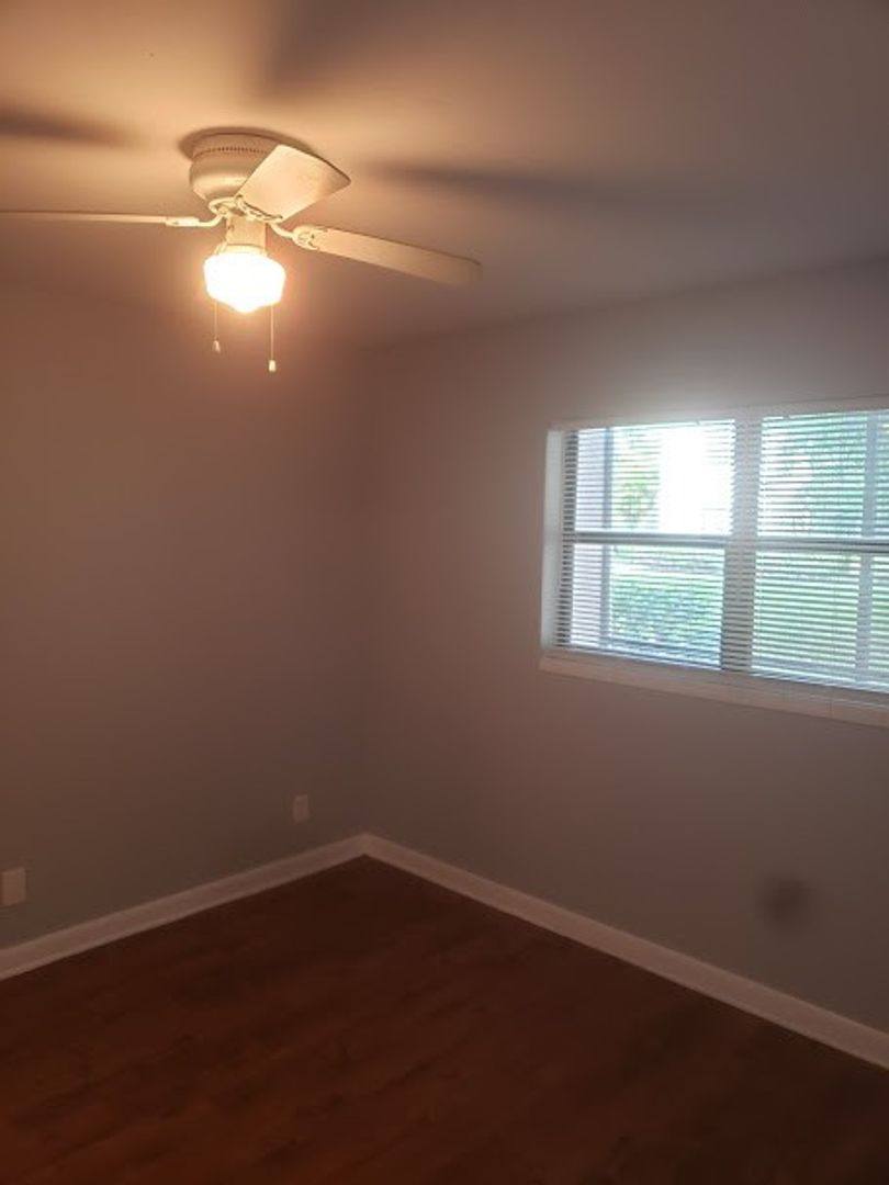 Apartment for rent at 4096 N Pine Island Rd, Fort Lauderdale, FL 33351