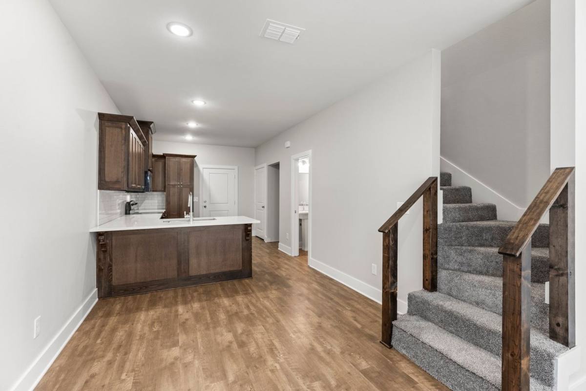 Apartment for rent at 527 N College, Lindale, TX 75771