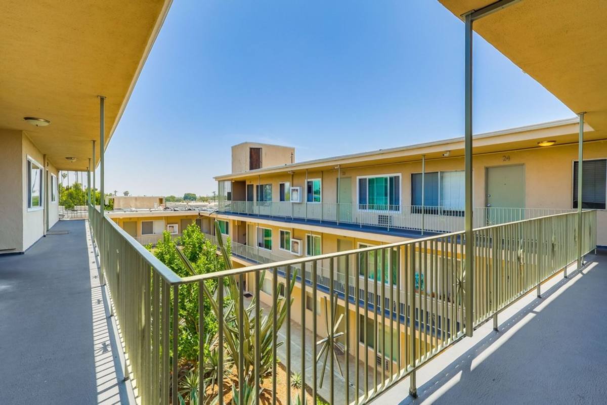 Apartment for rent at 6407 10th Ave, Los Angeles, CA 90043