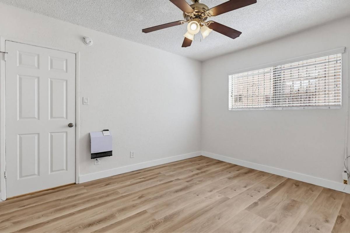 Apartment for rent at 6407 10th Ave, Los Angeles, CA 90043