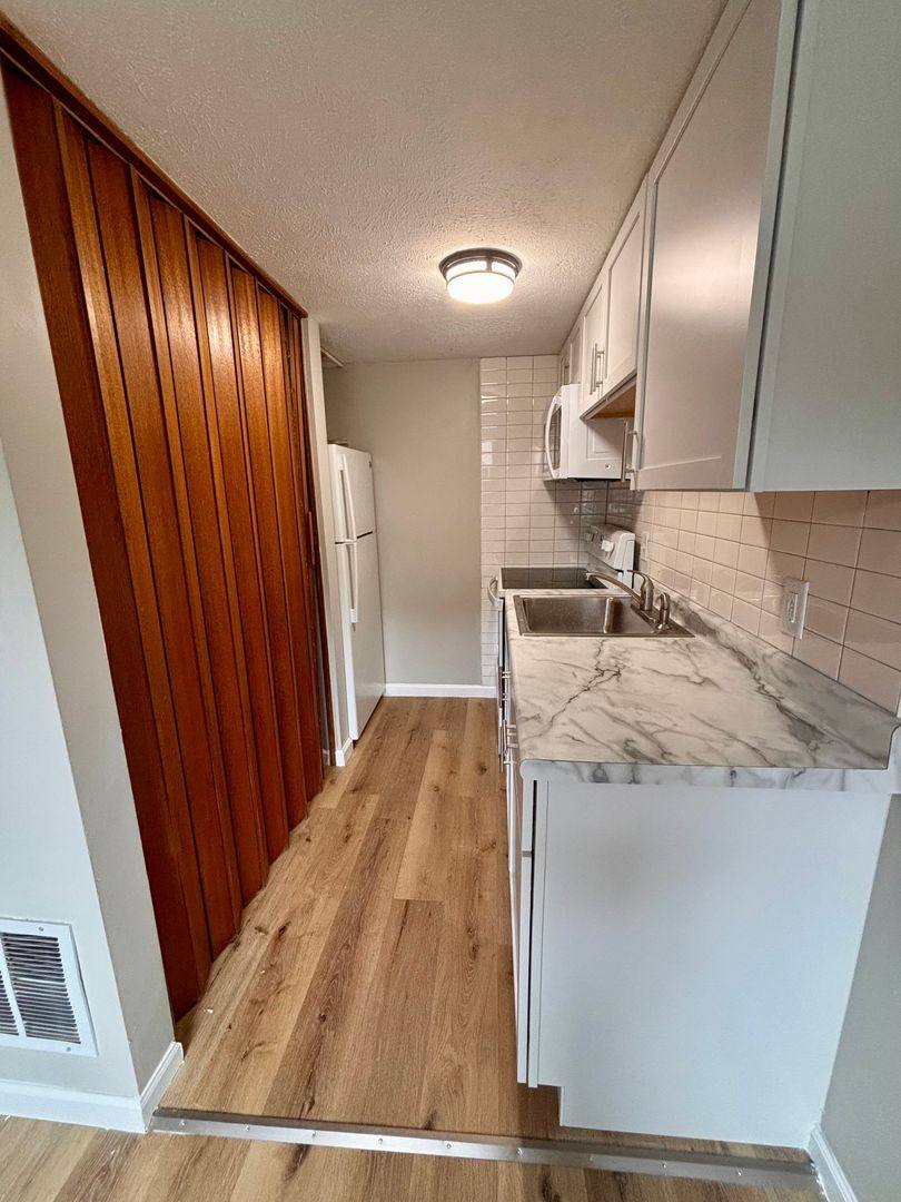 Apartment for rent at 409 N 6th St, Manhattan, KS 66502