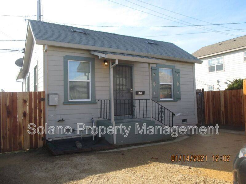 House for rent at 721 Broadway St, Fairfield, CA 94533
