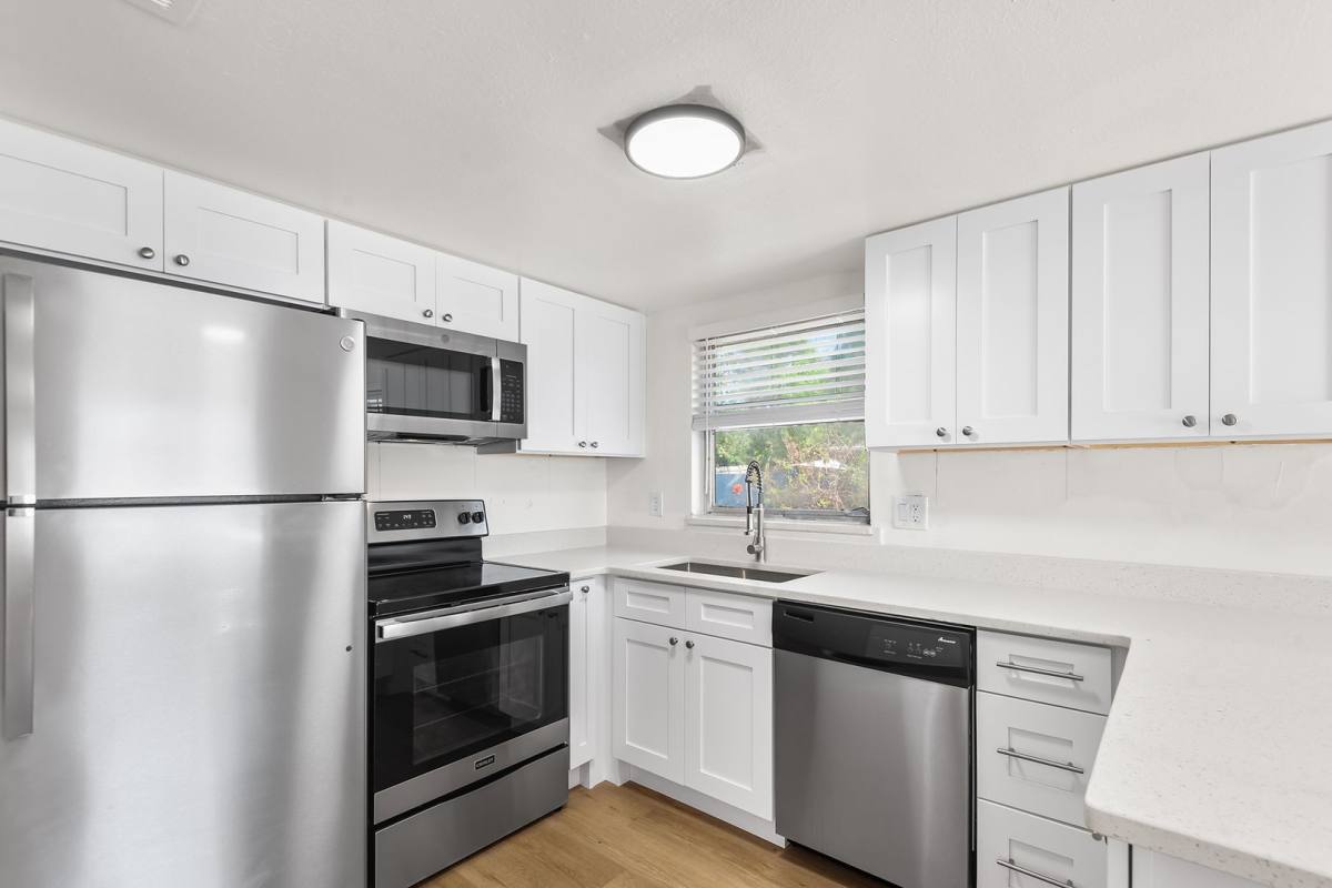 Apartment for rent at 555 62nd St S, Saint Petersburg, FL 33707