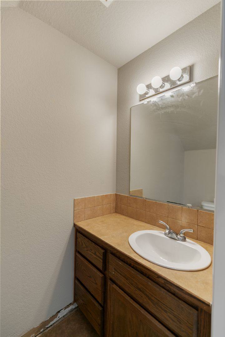 Townhouse for rent at 703 W Garland St, Siloam Springs, AR 72761