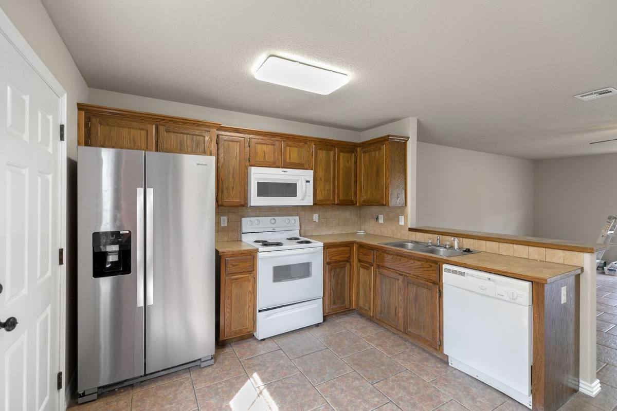 Townhouse for rent at 703 W Garland St, Siloam Springs, AR 72761