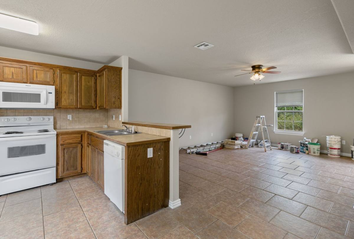 Townhouse for rent at 703 W Garland St, Siloam Springs, AR 72761