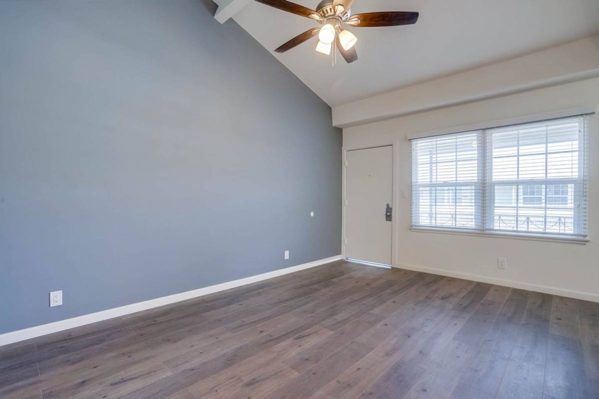 Apartment for rent at 6627 - 6635 Crenshaw Blvd, Los Angeles, CA 90043