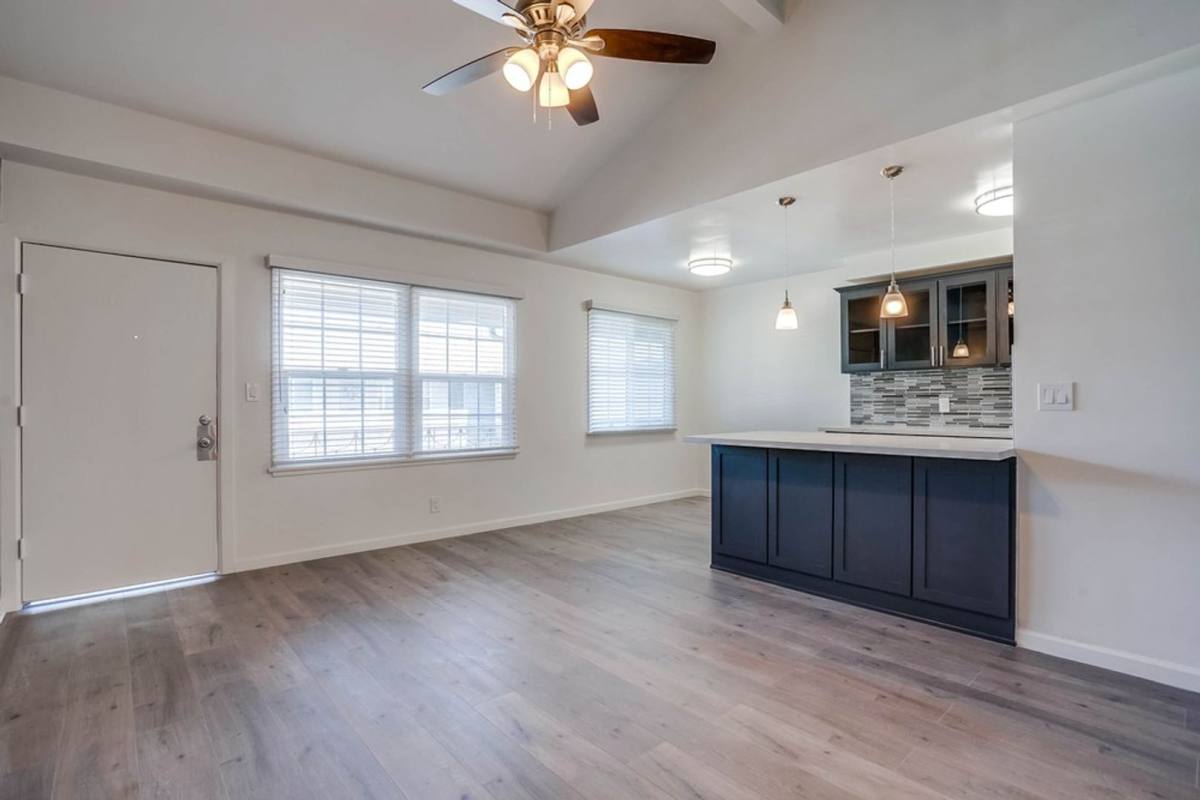 Apartment for rent at 6627 - 6635 Crenshaw Blvd, Los Angeles, CA 90043