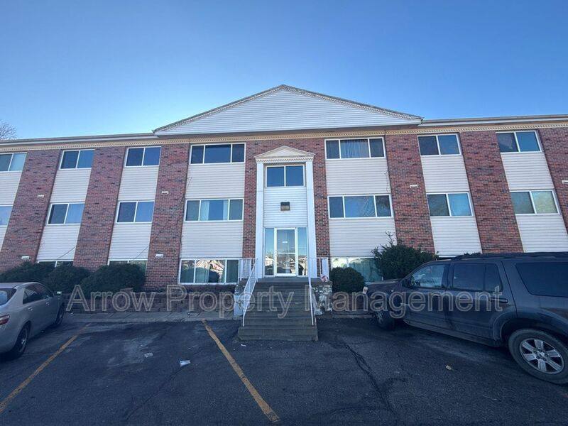 Apartment for rent at 2119 Arbor St #203, Omaha, NE 68108