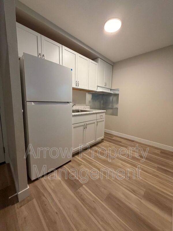 Apartment for rent at 2119 Arbor St #203, Omaha, NE 68108